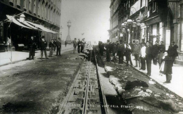 Douglas past & present, Volume I - Image 4